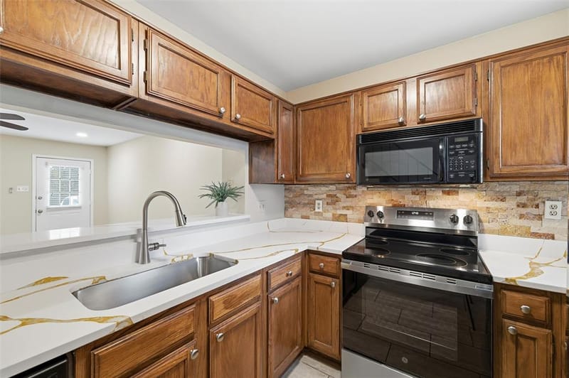 112 Churchill Lane, Euless TX 76039 - Photo 10