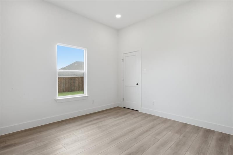 2622 Bainbridge Drive, Dallas TX 75237 - Photo 22