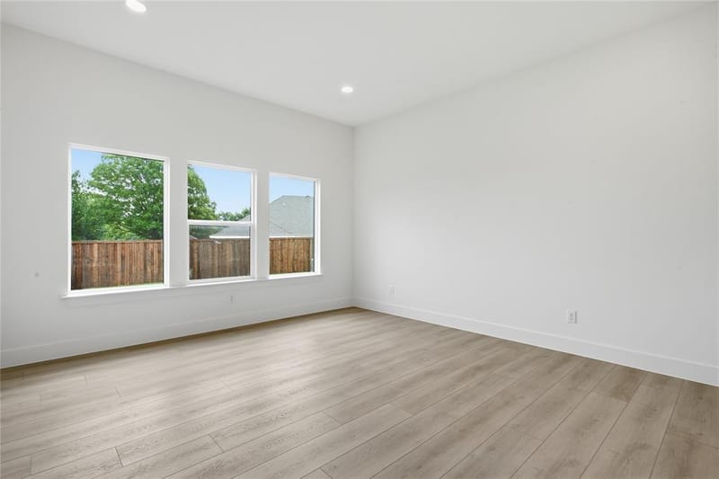 2622 Bainbridge Drive, Dallas TX 75237 - Photo 28