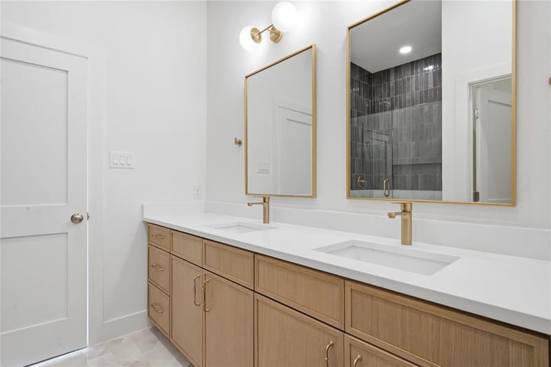 2622 Bainbridge Drive, Dallas TX 75237 - Photo 31