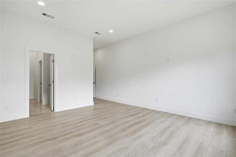 2622 Bainbridge Drive, Dallas TX 75237 - Photo 29