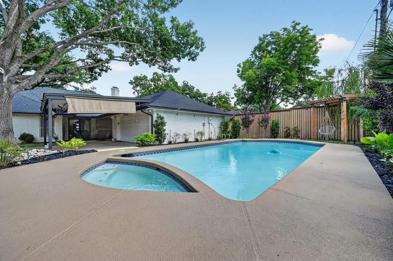 1505 Canyon Oaks Drive, Irving TX 75061 - Photo 4