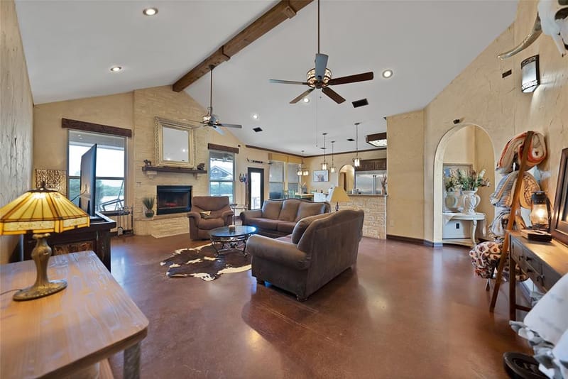 411 N Oak Branch Road, Waxahachie TX 75167 - Photo 2