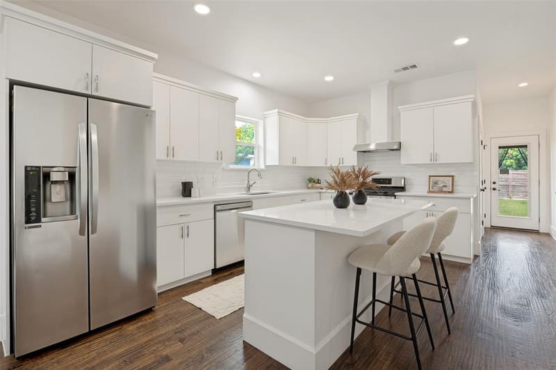 916 S Montreal Avenue, Dallas TX 75208 - Photo 9