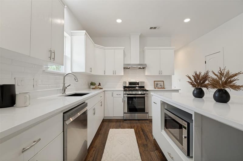 916 S Montreal Avenue, Dallas TX 75208 - Photo 10