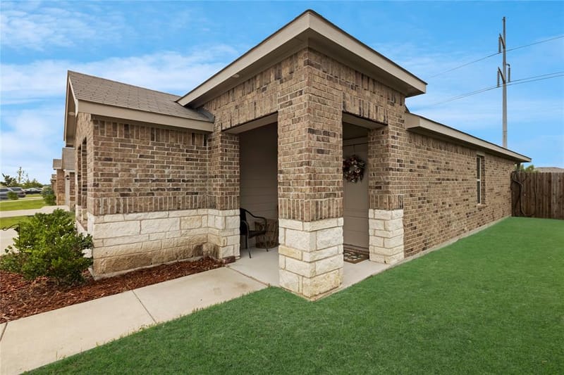 806 Twin Edge Drive, Royse City TX 75189 - Photo 3