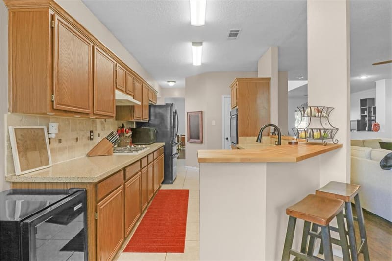 5502 Hyannis Drive, Arlington TX 76018 - Photo 6