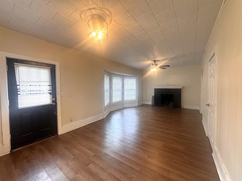 414 W 4th Street, Mount Pleasant TX 75455 - Photo 2