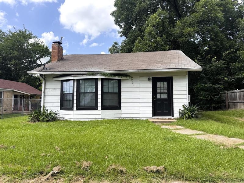 414 W 4th Street, Mount Pleasant TX 75455