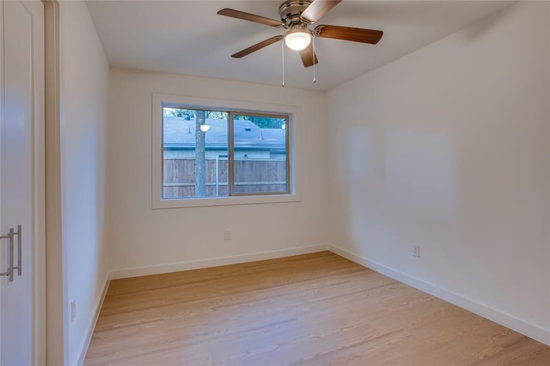 918 Glen Oaks Boulevard, Dallas TX 75232 - Photo 23