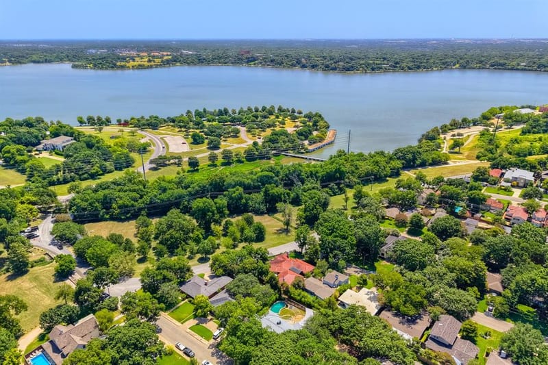 7236 Meadow Lake Avenue, Dallas TX 75214 - Photo 2