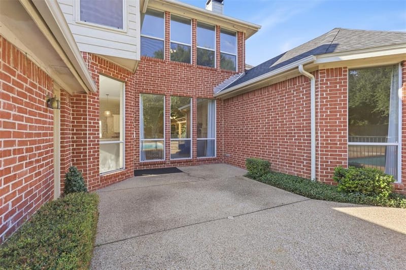 6207 Millwood Court, Arlington TX 76016 - Photo 5