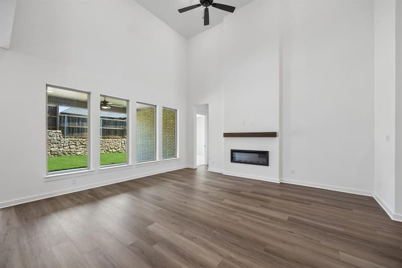 1609 Briscoe Drive, Benbrook TX 76126 - Photo 7