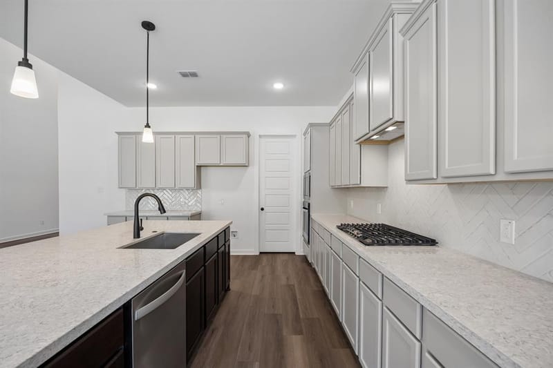 1609 Briscoe Drive, Benbrook TX 76126 - Photo 5