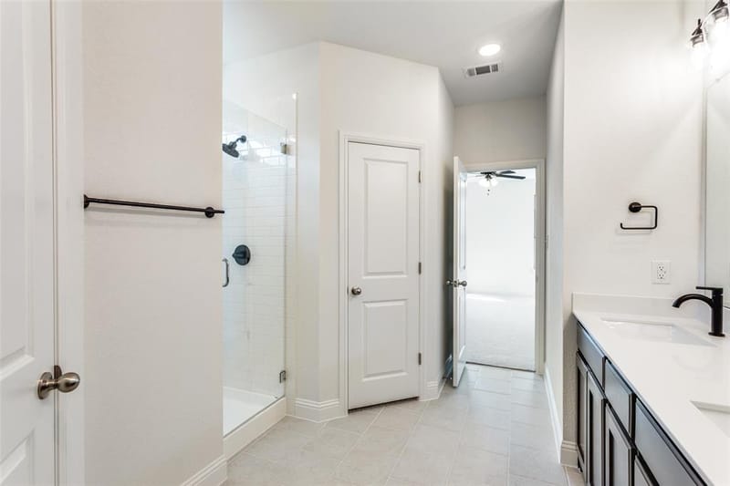 514 Hillcrest Circle, Justin TX 76247 - Photo 13