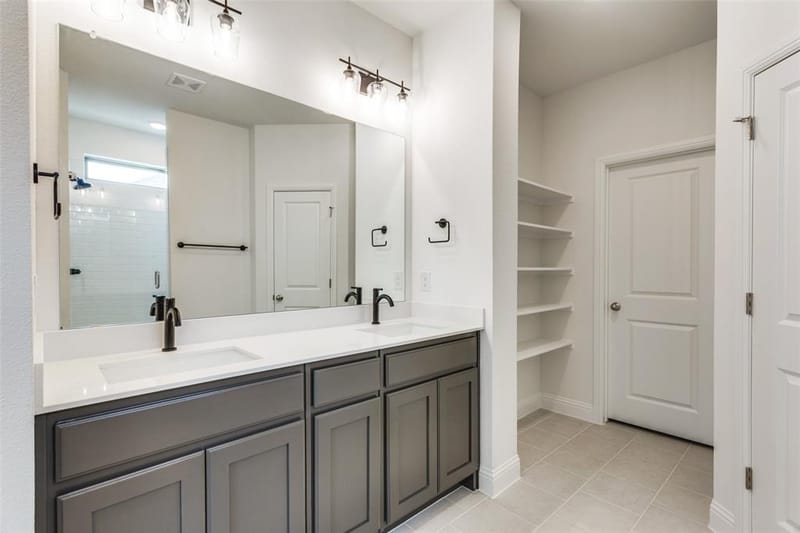 514 Hillcrest Circle, Justin TX 76247 - Photo 12