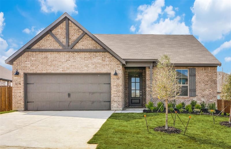 514 Hillcrest Circle, Justin TX 76247