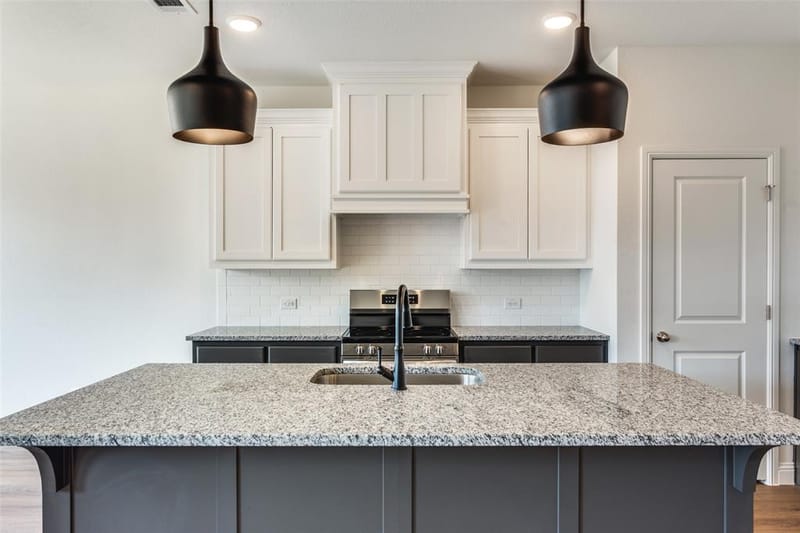 514 Hillcrest Circle, Justin TX 76247 - Photo 8