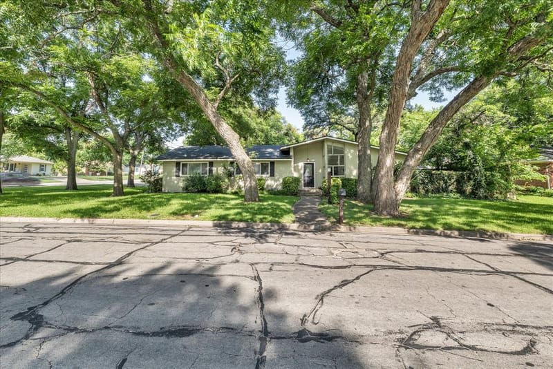 2500 N 42nd Street, Waco TX 76710 - Photo 5