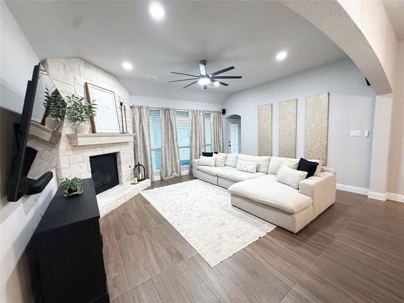 1525 Jocelyn Drive, Fort Worth TX 76052 - Photo 4