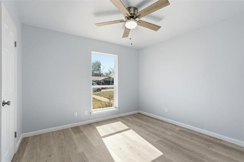 1813 Crockett Street, Garland TX 75042 - Photo 9