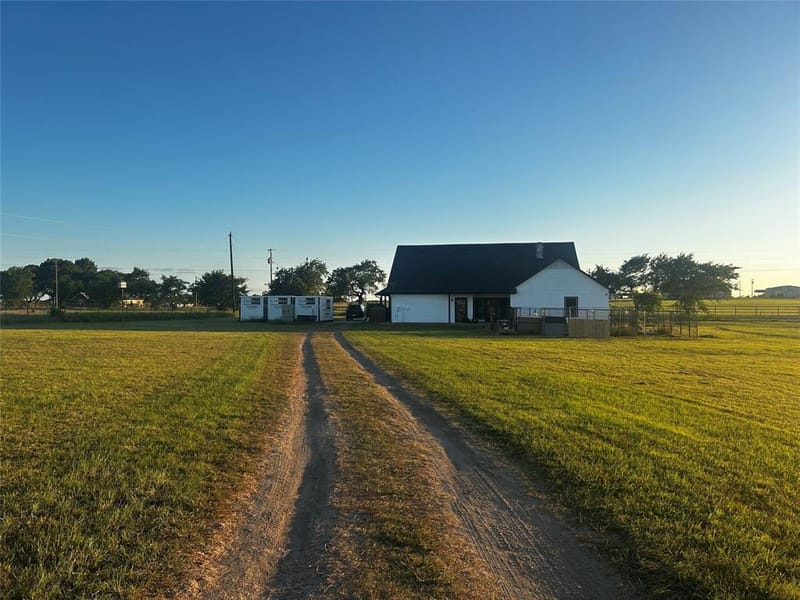 2000 County Road 1123, Godley TX 76044 - Photo 20