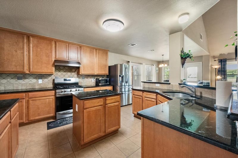 2739 Ferdinand, Grand Prairie TX 75054 - Photo 6