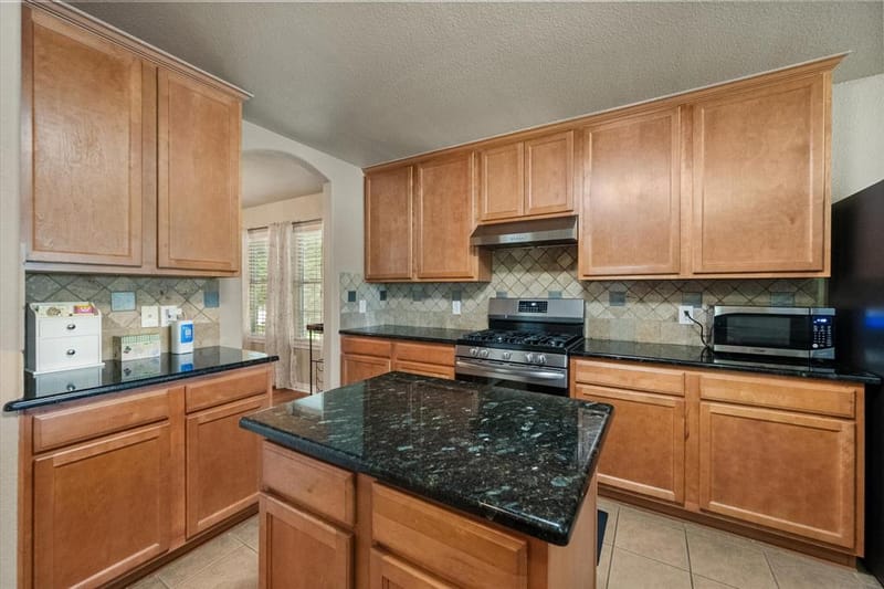 2739 Ferdinand, Grand Prairie TX 75054 - Photo 9