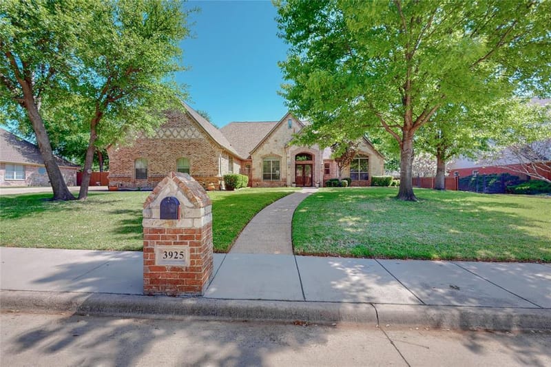 3925 Westway Terrace, Fort Worth TX 76179