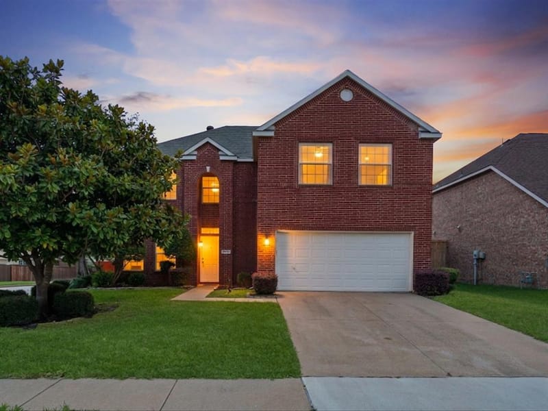 10701 Augusta Lane, Rowlett TX 75089 - Photo 2