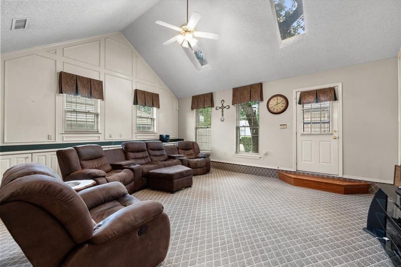 705 Kyle Drive, Arlington TX 76011 - Photo 13