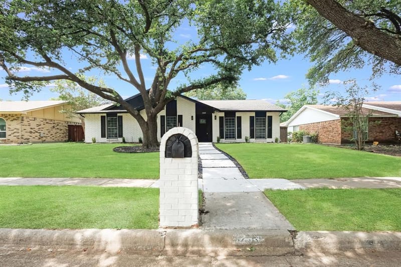 1209 Overdowns Drive, Plano TX 75023 - Photo 2