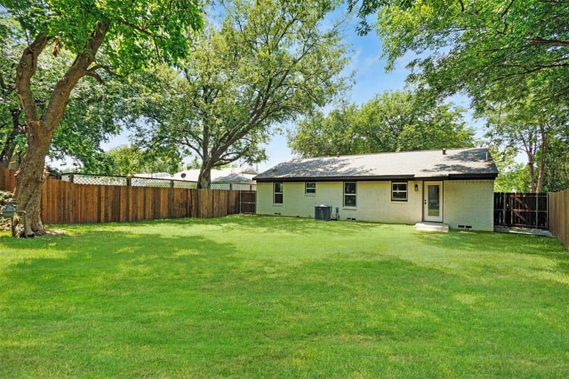 2648 Springvale Drive, Farmers Branch TX 75234 - Photo 10