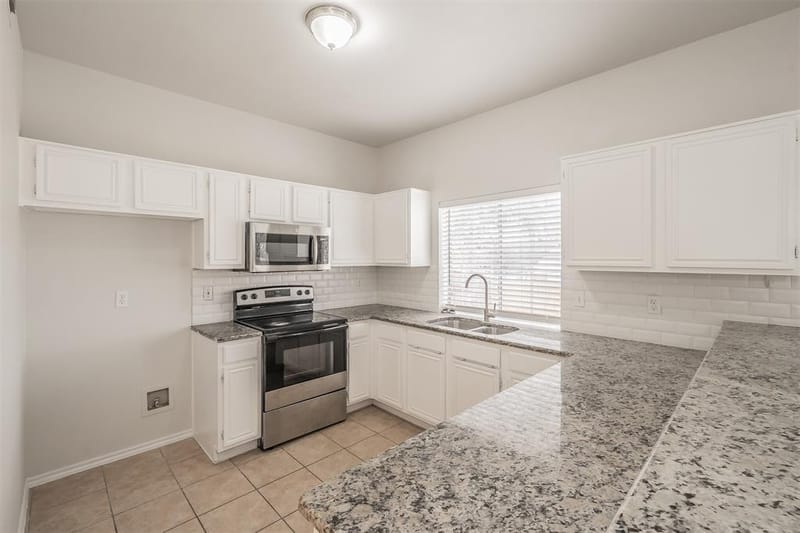 1411 Prentice Street, Arlington TX 76018 - Photo 6