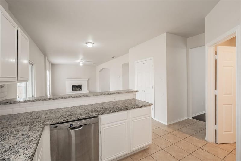 1411 Prentice Street, Arlington TX 76018 - Photo 8