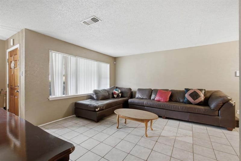 605 W 8th Street, Irving TX 75060 - Photo 7
