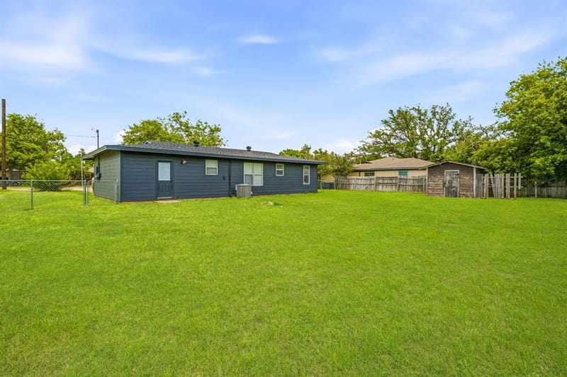 613 Crestview Drive, Granbury TX 76048 - Photo 20