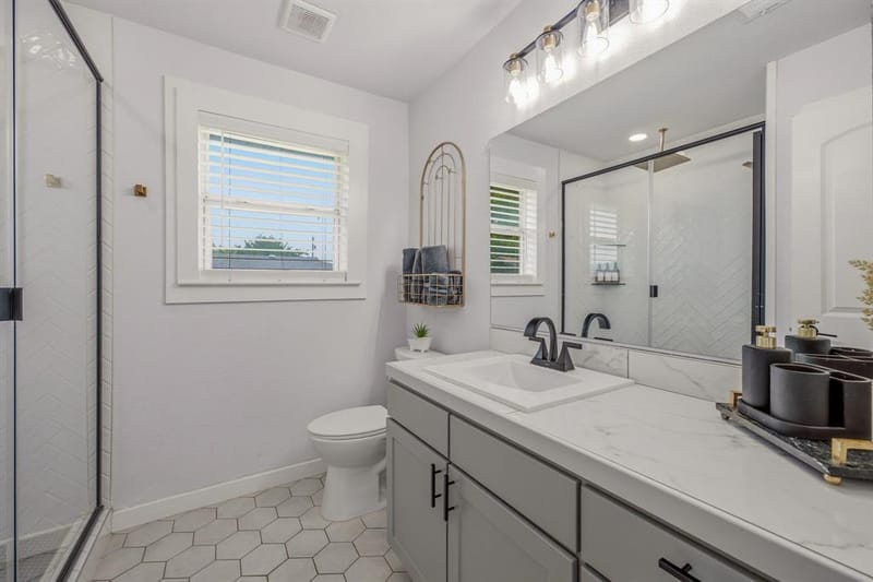 613 Crestview Drive, Granbury TX 76048 - Photo 15
