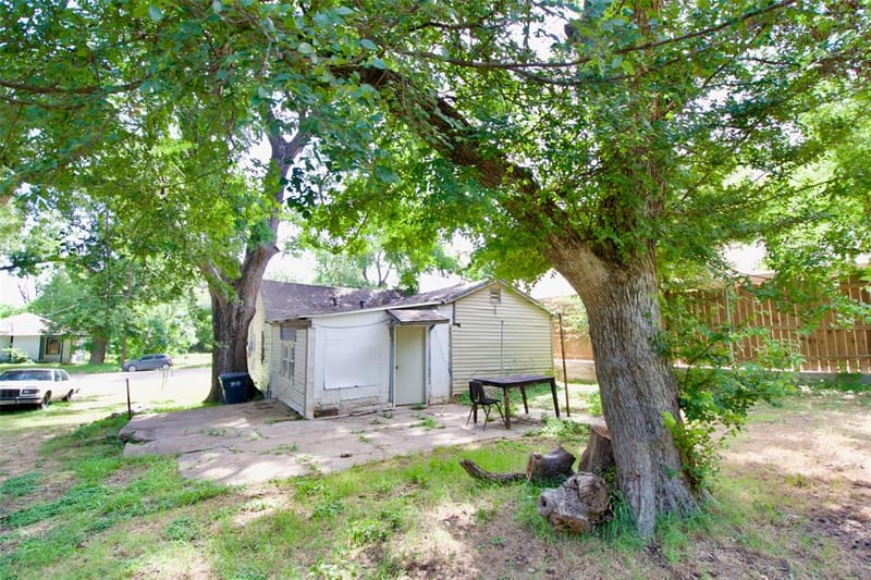 1610 N 10th Street, Waco TX 76707 - Photo 12