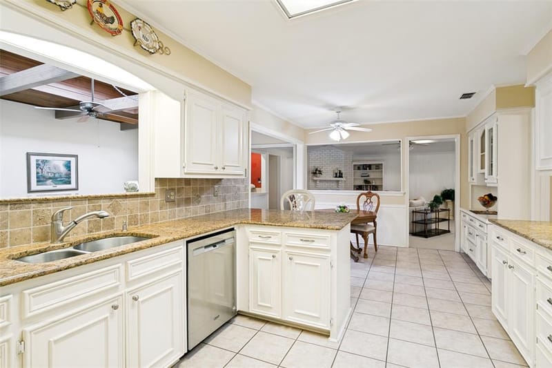 2731 Wagonwheel Drive, Carrollton TX 75006 - Photo 12