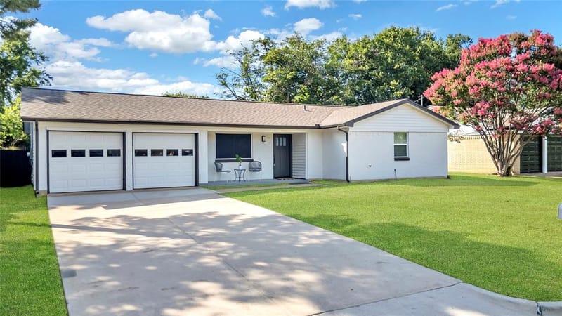 6437 Carousel Drive, Watauga TX 76148 - Photo 3