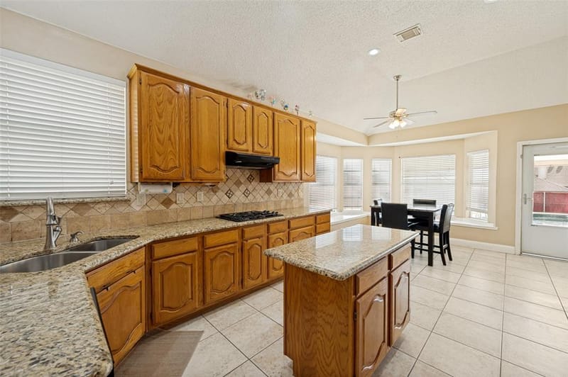 5013 Ridgecrest Drive, The Colony TX 75056 - Photo 11