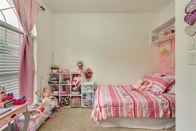 6420 St Alban Court, Arlington TX 76001 - Photo 16