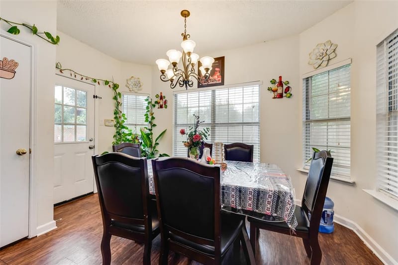 6420 St Alban Court, Arlington TX 76001 - Photo 10