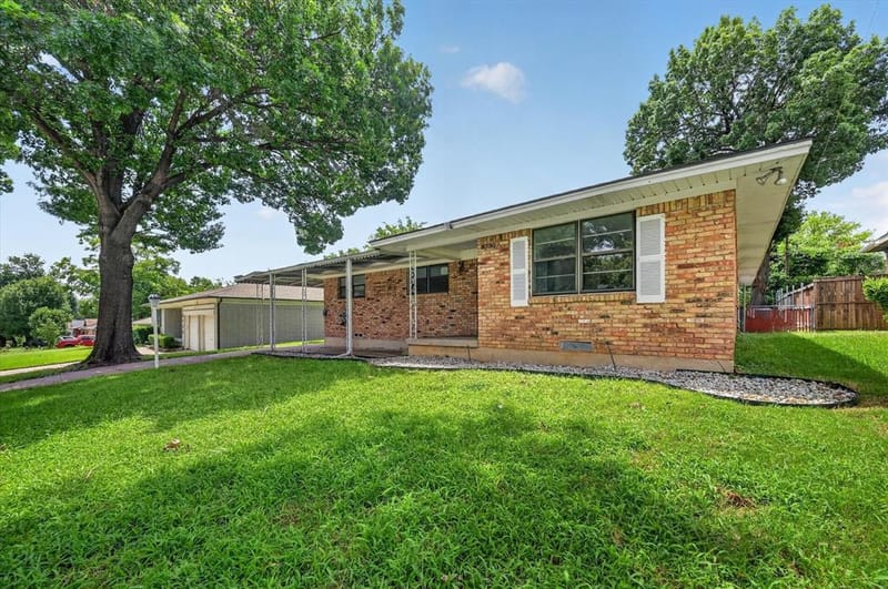 8730 Lapanto Lane, Dallas TX 75227 - Photo 4