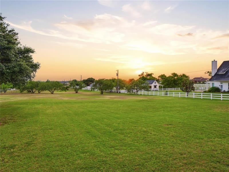 902 W Pioneer Circle, Argyle TX 76226 - Photo 23
