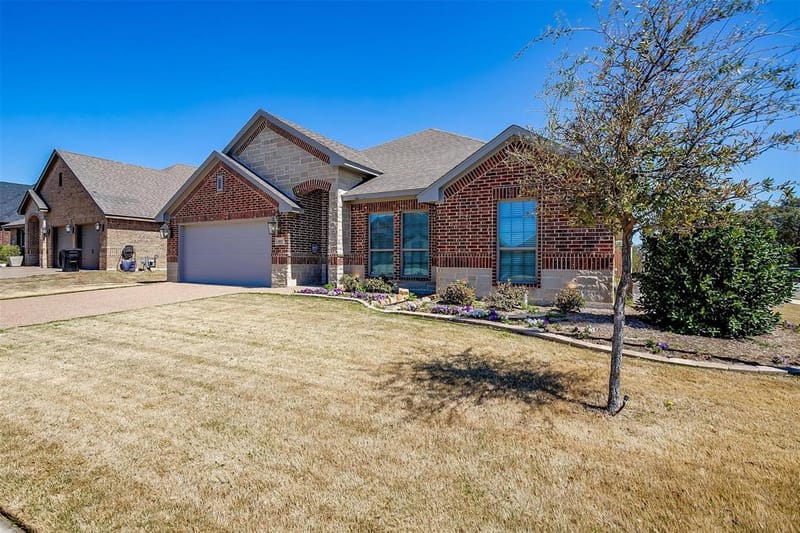 6829 Canyon Rock, Benbrook TX 76126 - Photo 3