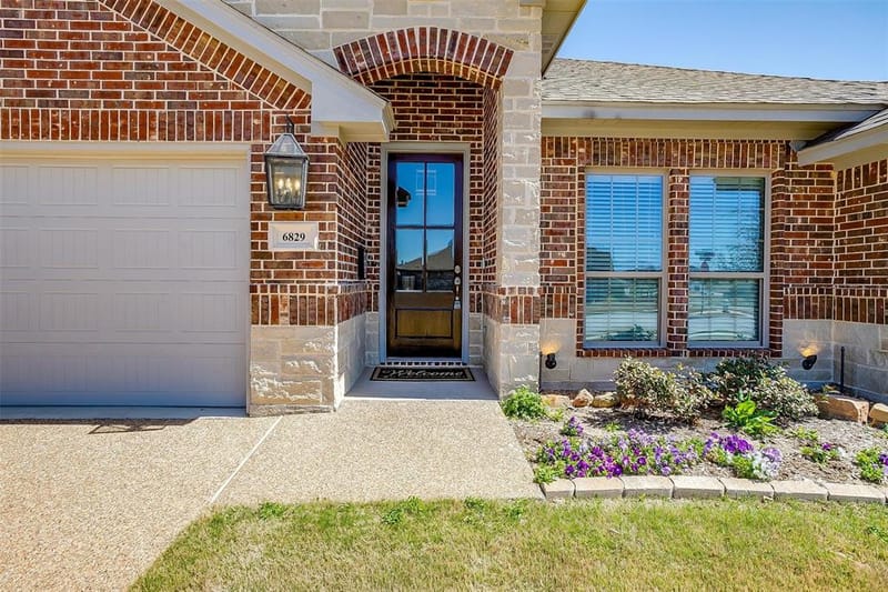 6829 Canyon Rock, Benbrook TX 76126 - Photo 4
