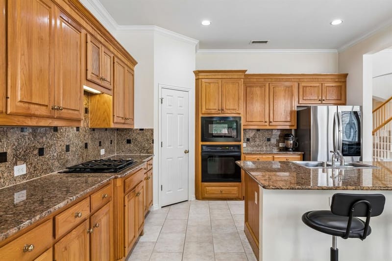 3809 Brookfield Drive, Plano TX 75025 - Photo 5