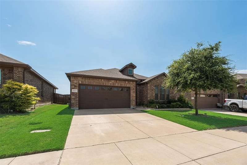 2505 Lavender Lane, Glenn Heights TX 75154 - Photo 2